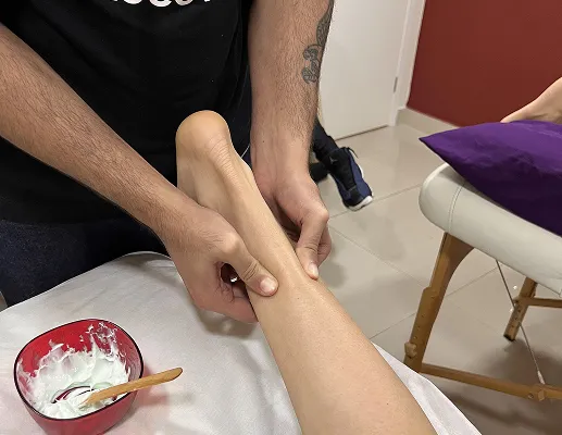Mesa de massagem na clínica Massagem em Osasco em Osasco